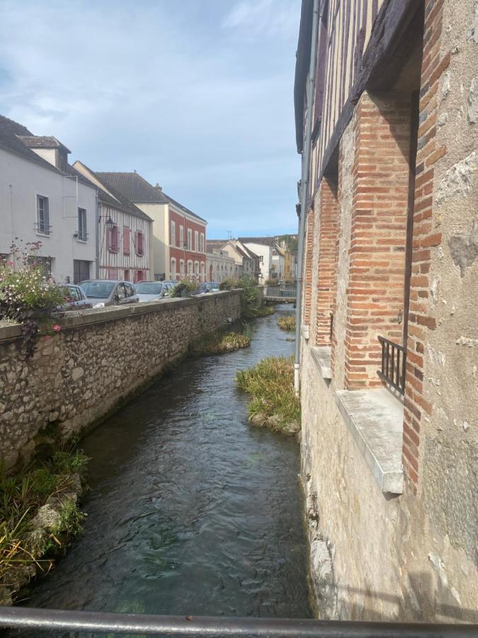 Le Marais Vous - Duplex En Centre-Ville. Provins Dış mekan fotoğraf